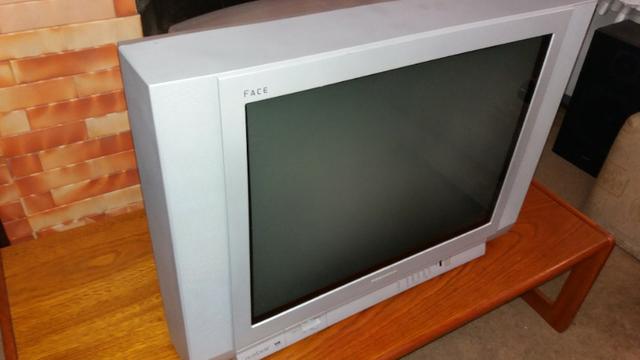 TV Tela Plana 20" Toshiba - Usada - Foto 2