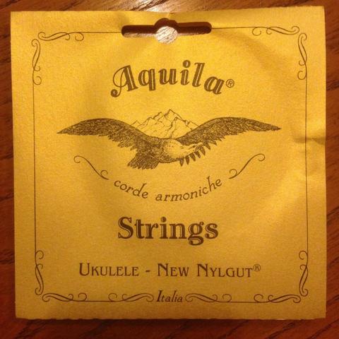 (Kit) Ukulele Shelby + Cordas Aquila + Palhetas - soprano - Foto 3