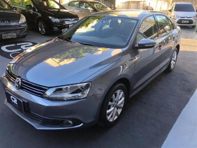 VOLKSWAGEN JETTA 2.0 COMFORTLINE FLEX 4P TIPTRONIC