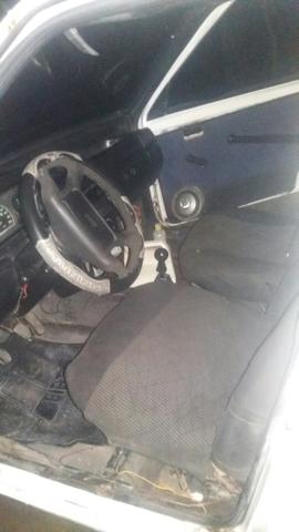 Vendo ou troco carro por moto - Foto 3