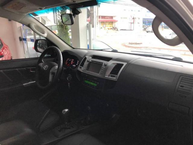 Toyota Hilux SW4 SRV D4-D 4x4 3.0 TDI Dies. Aut - Foto 13