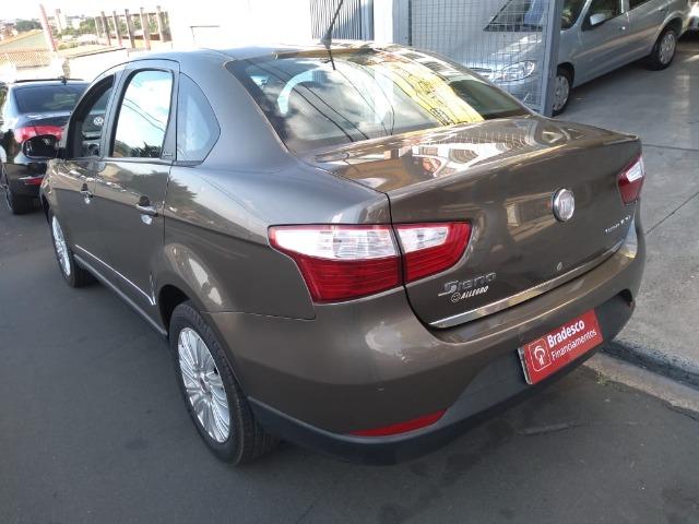 Gran Siena Essence 1.6 flex Dualogic 2013 43800km - Foto 4