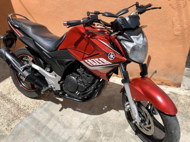 Vendo moto fazer 250