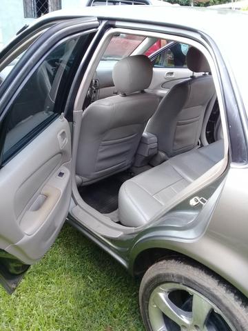 Vende um corola câmbio automático 2001 - Foto 6
