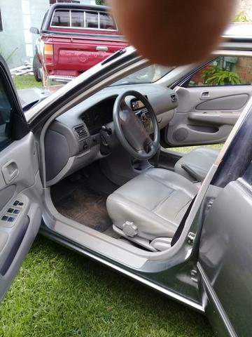 Vende um corola câmbio automático 2001 - Foto 5
