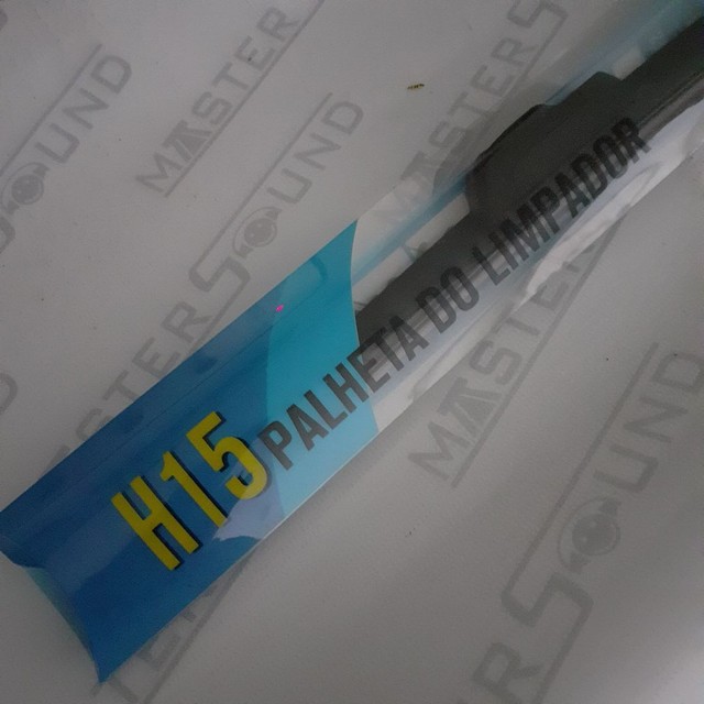 Palheta silicone universal. 15". Nova. Colocada. 