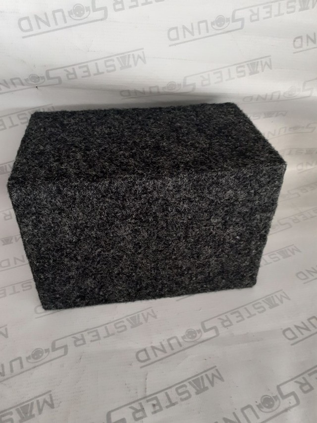 Box. Novo. Para uma corneta cano curto. Novo.
