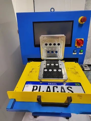 Prensa Hidráulica Placa Mercosul Matriz e Conj Alfa Numéricos