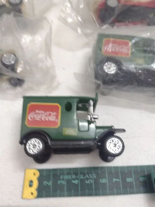 Lote de Caminhões da Coca Cola da década de 90 novos... - Foto 2