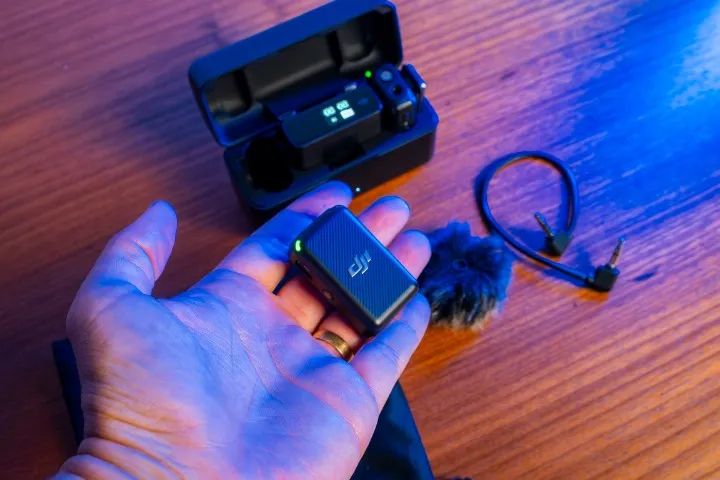 Microfone Lapela Dji Mic - 2 microfones e 1 receptor sem fio.  - Foto 6