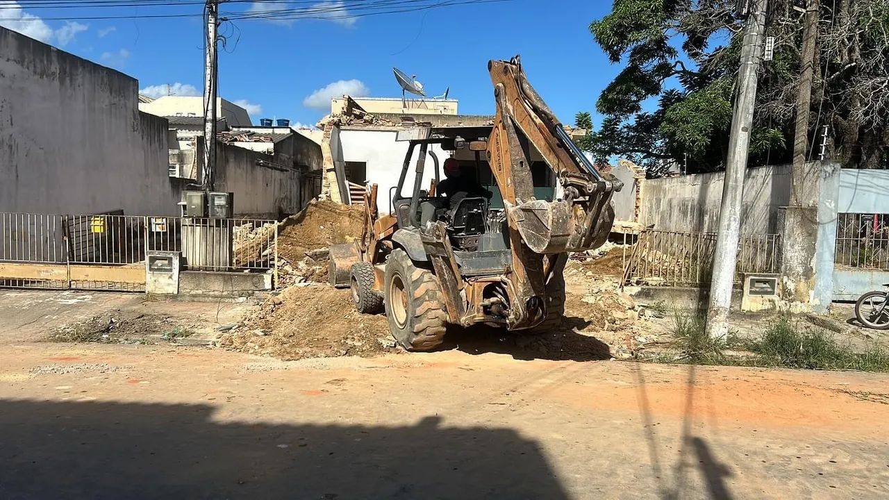 DEMOLIÇÃO E LIMPEZA DE LOTES! - Foto 2