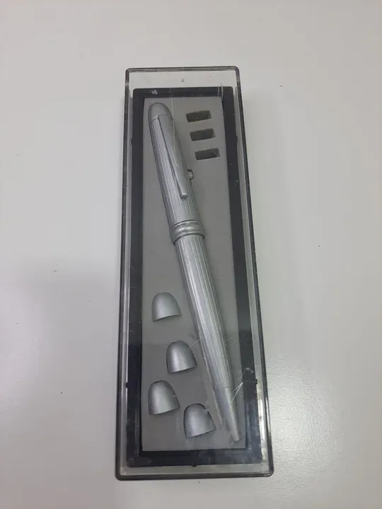 Caneta laser de coleção anos 2000 - acompanha 4 pontas