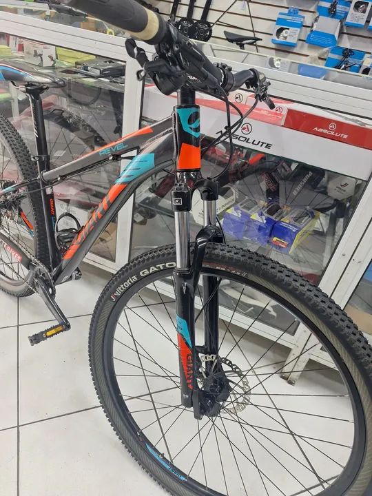 Bicicleta Giant Revel 12v - Foto 2