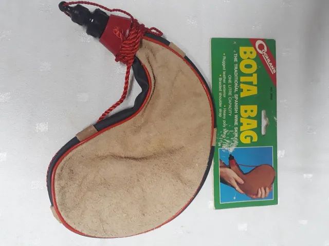 Cantil tipo bota tradicional em couro especial com alça para trasporte