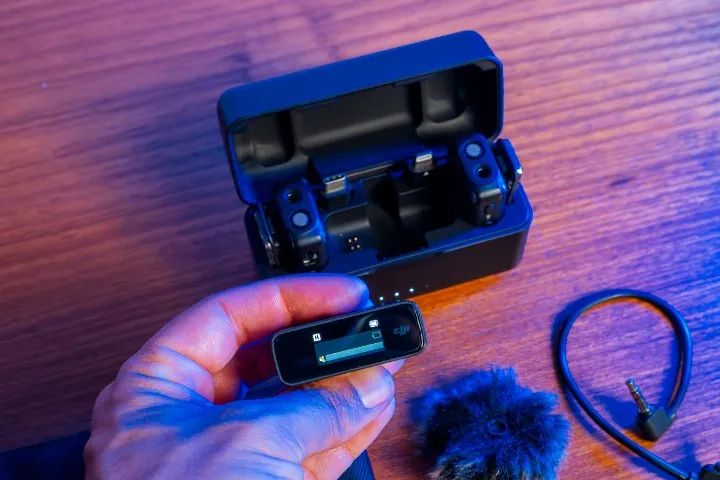 Microfone Lapela Dji Mic - 2 microfones e 1 receptor sem fio.  - Foto 3