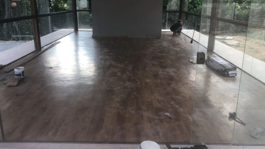 Piso Vinilico e outros (Instalação) - Foto 4