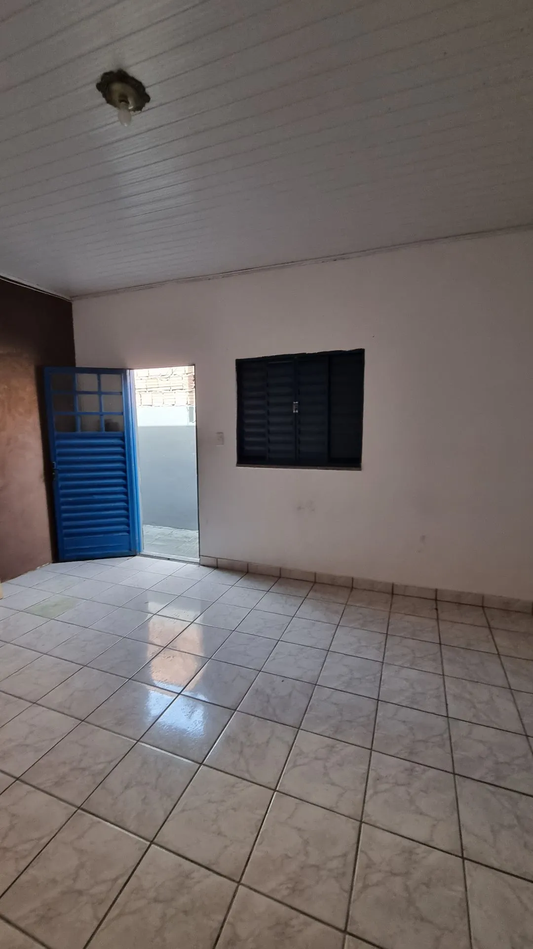 Coroado - kitnet - 1 quarto - perto Vitória supermercado e home center