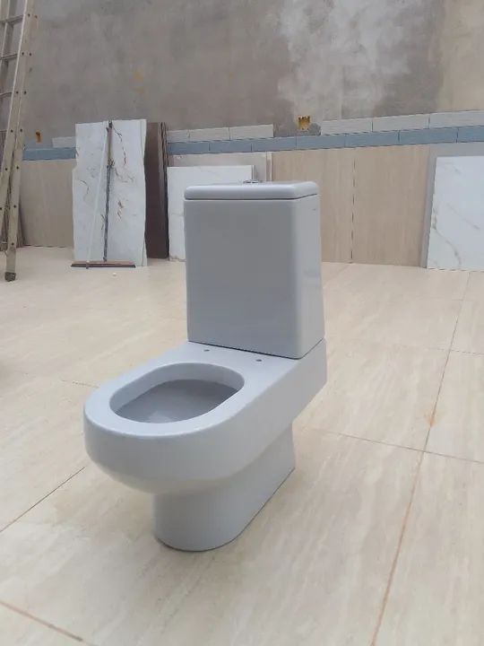 Vaso sanitário Deca, modelo Carrara alto padrão nunca foi usado se encontra em águas - Foto 5