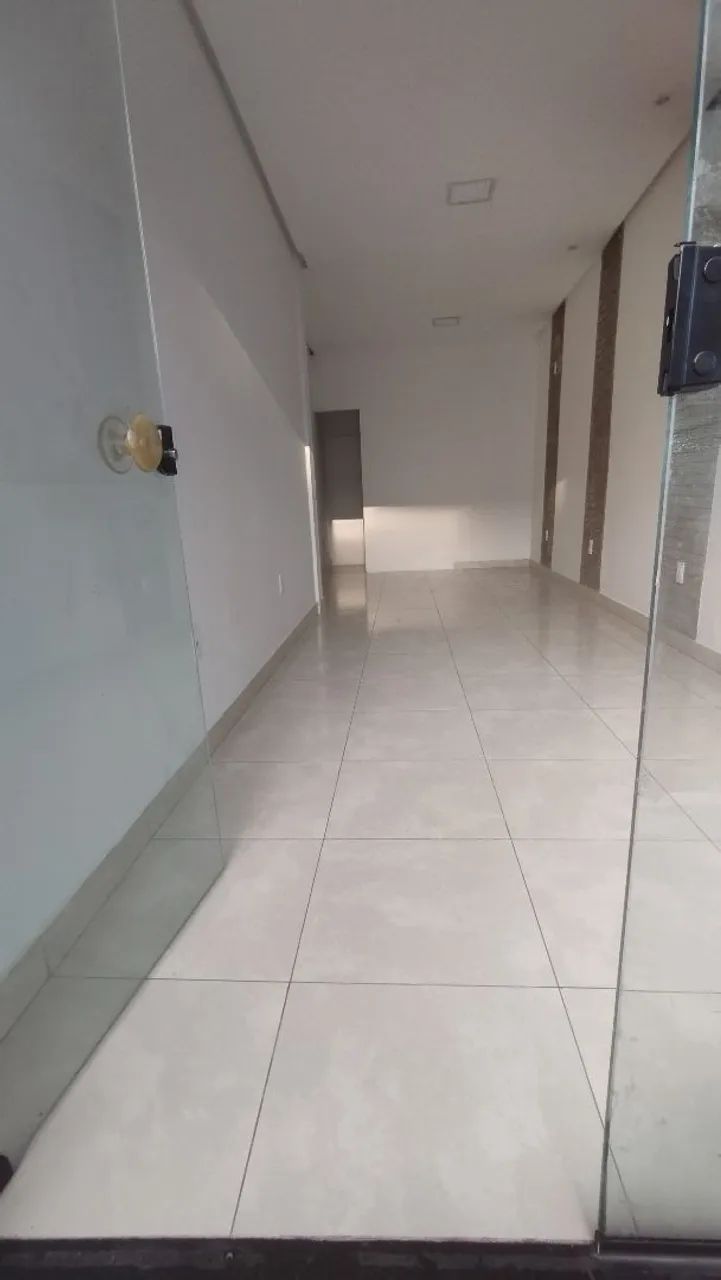LOJAS PRONTAS NO CENTRO 30m² ou 28m² com copa e banheiro.