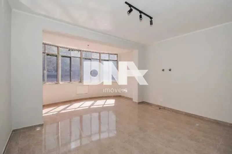 Apartamento : / Residencial / Humaitá
