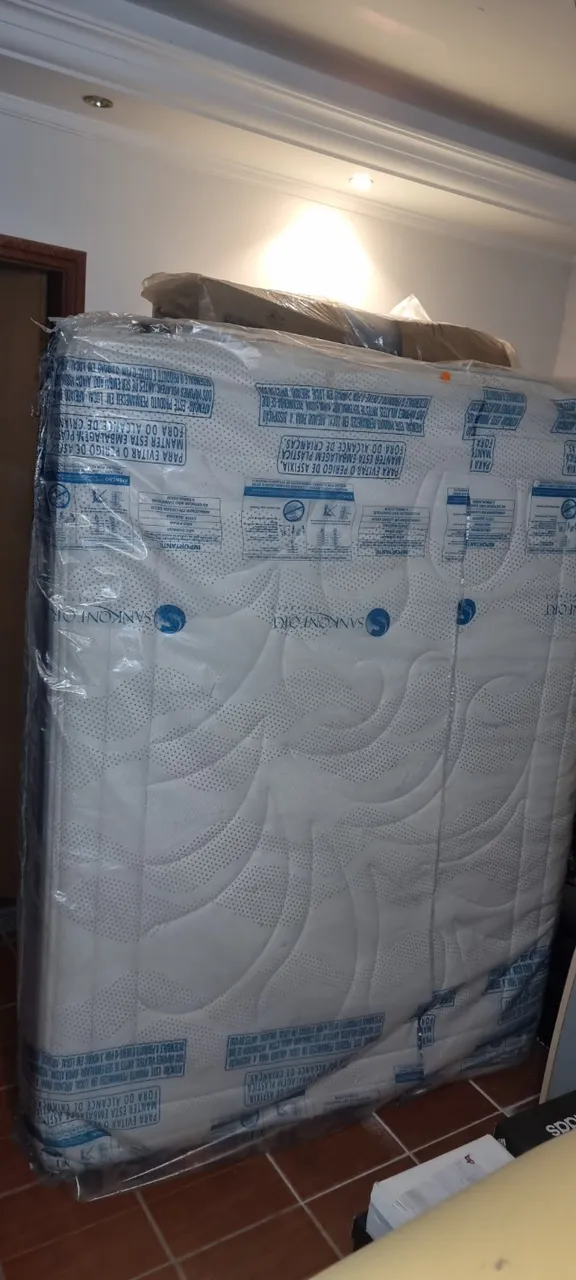 Colchão de casal King koil technology Americana