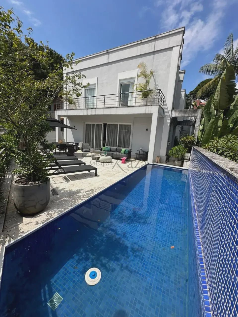 Casa de Condomínio - Cidade Jardim - 5 Suítes - 730m².