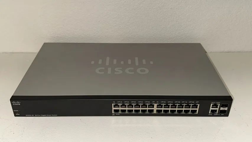 Switch Cisco Small Business SG200 26 24x 1GbE + 2x 1Gb Combo
