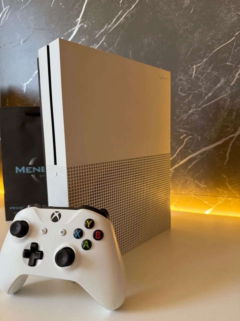 Xbox One S 1tb Completo mais jogo Original Brinde! TROCAS - Foto 3