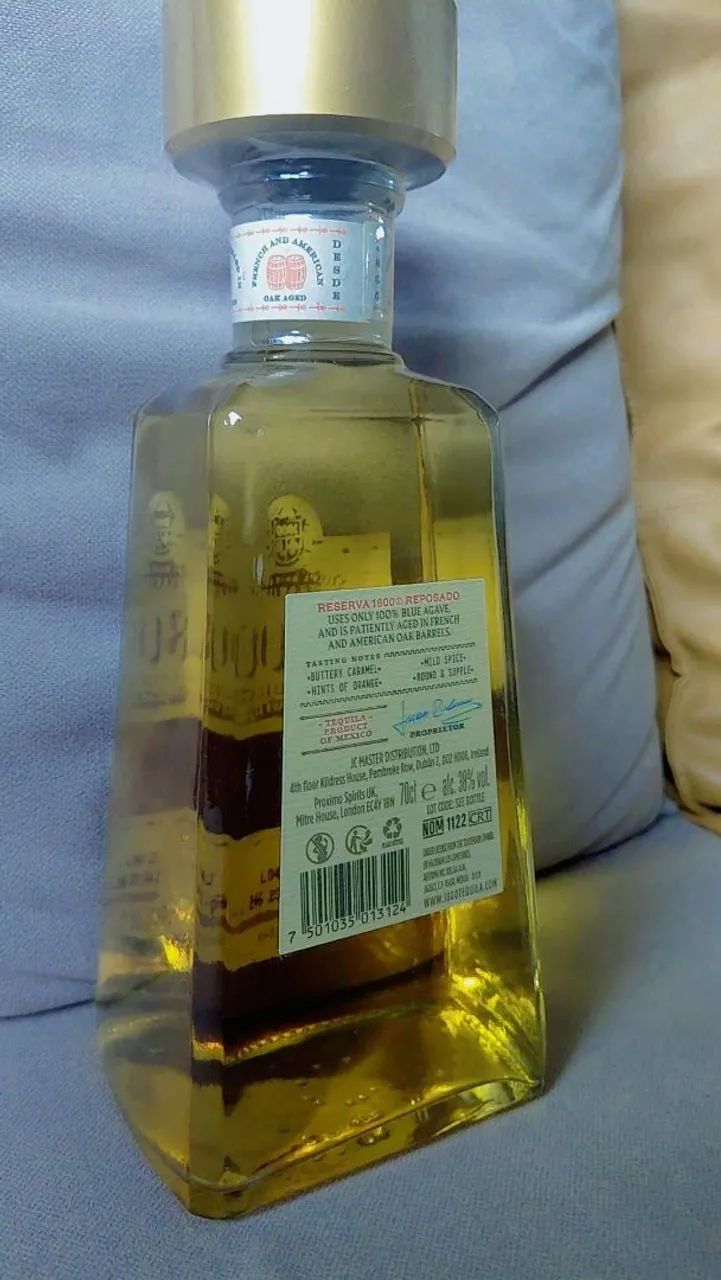 Tequila 1800 nova e original comprada em madrid - Foto 2