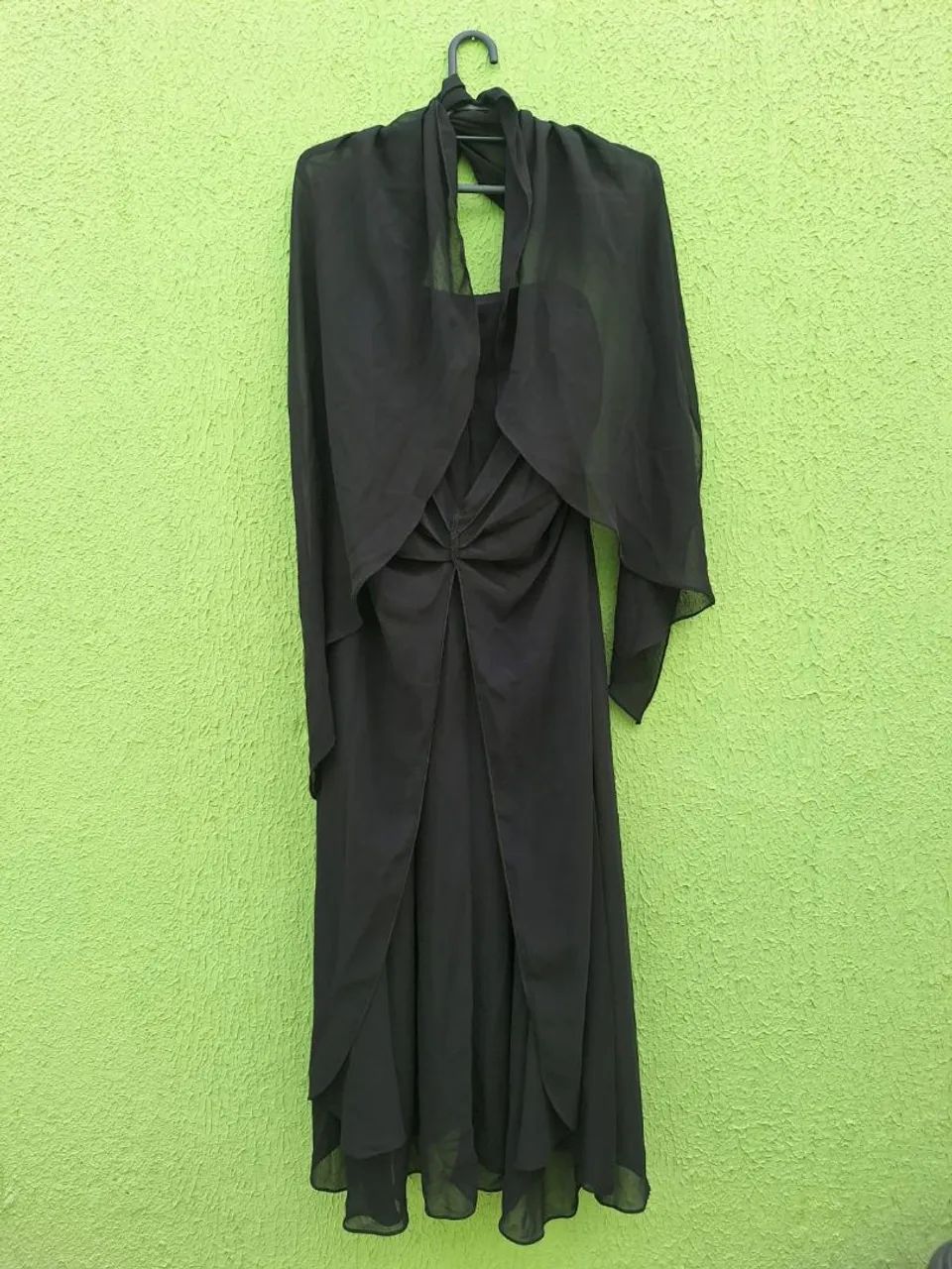 Vestido Preto Elegante com Detalhes - Foto 3