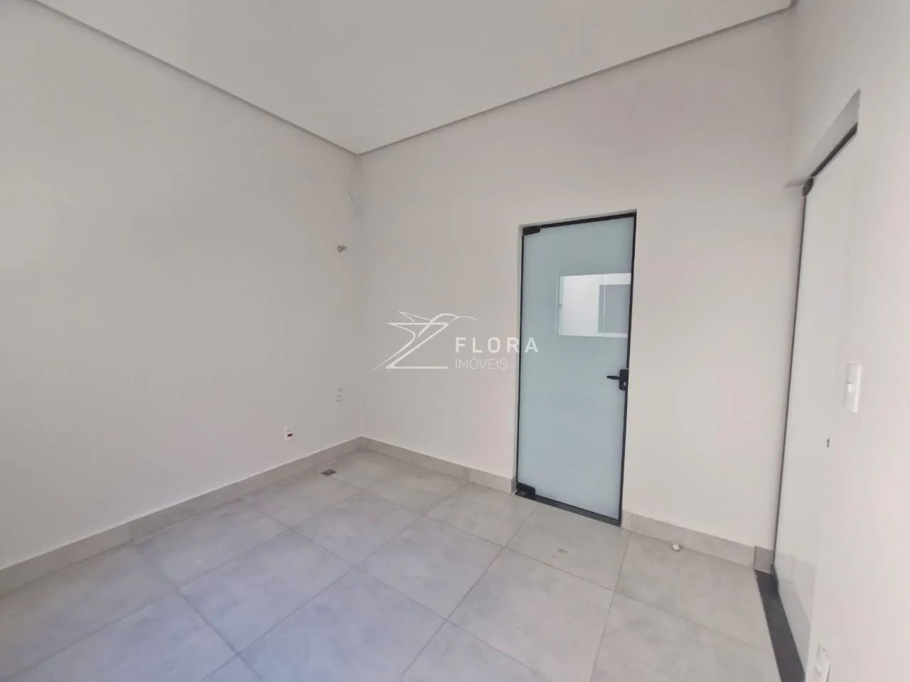 Espaço Comercial específico para área da Saúde, possui 12 salas, sendo 01 recepção, 01 sal - Foto 8