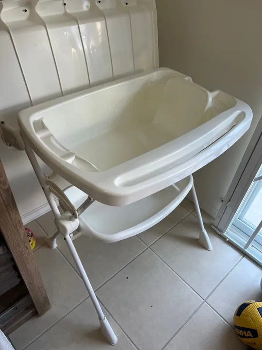 Banheira para bebê Burigotto com suporte