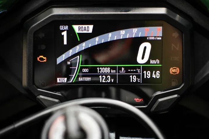 ORIENS　22-23　XXL Kawasaki Ninja ZX-10R linha 2022 chega por 97 mil - Notibras