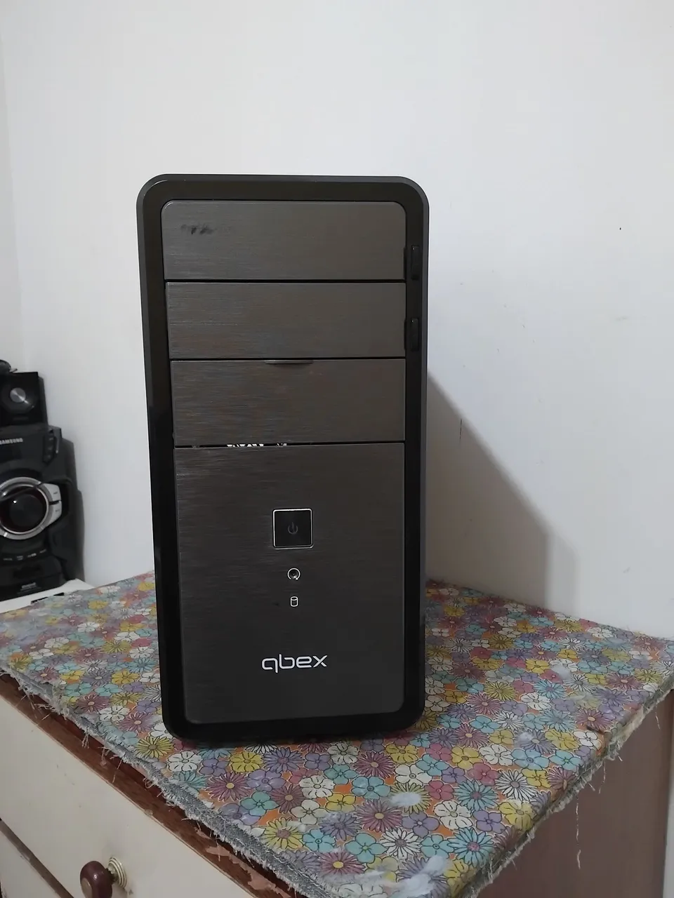 Computador Qbex - Design Moderno e Eficiência