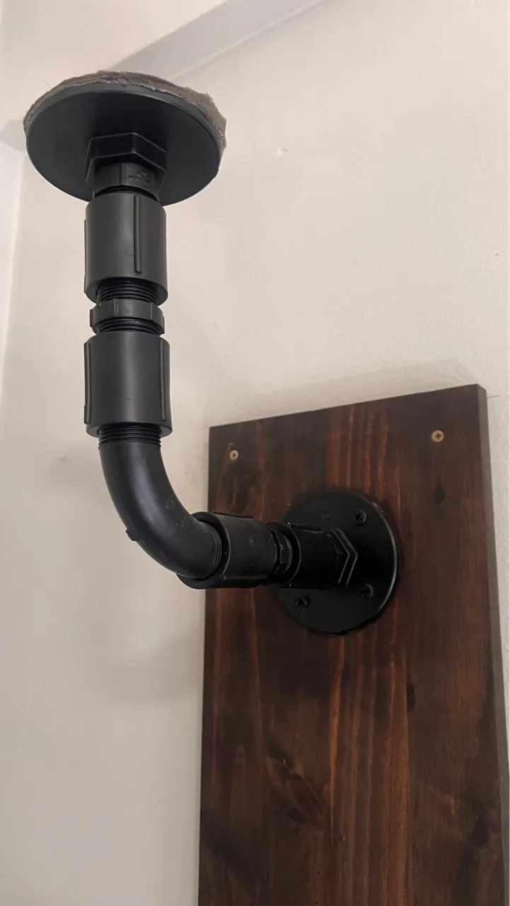 Suporte de capacete artesanal