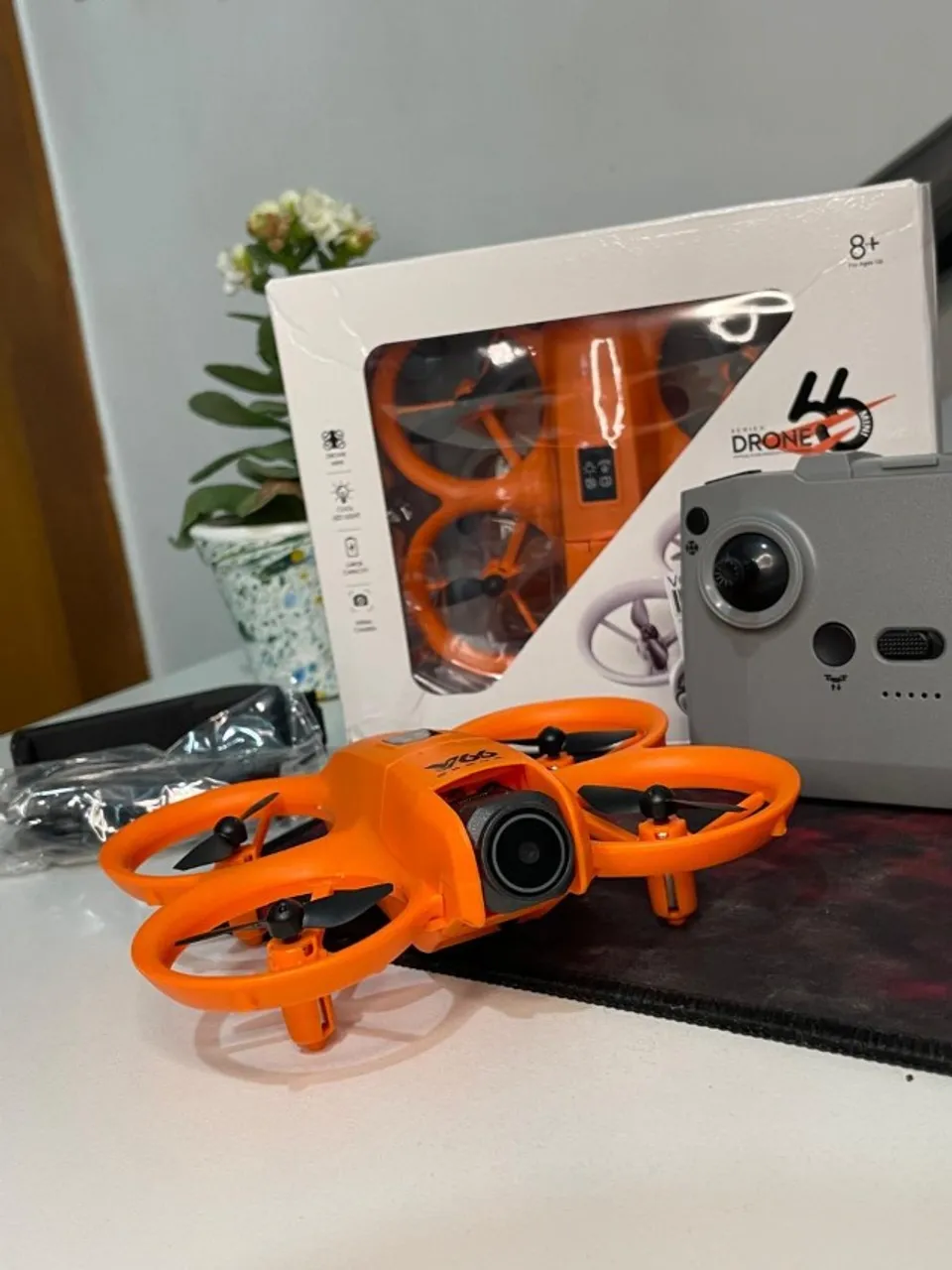 Mini Drone V66 com Câmera 6K - Portátil e Fácil para Iniciantes!