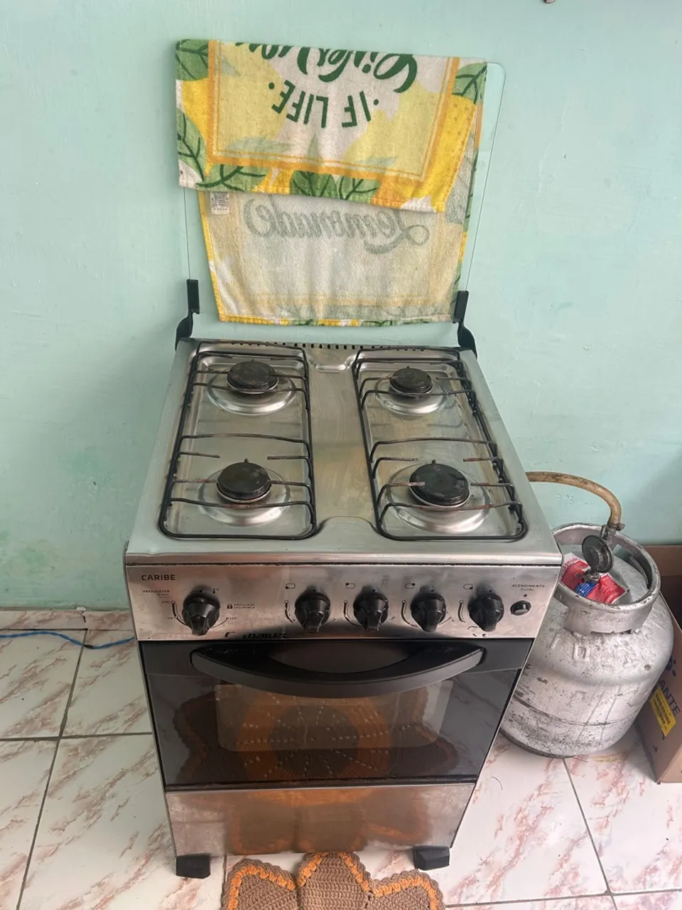 Vendendo fogão de quatro bocas