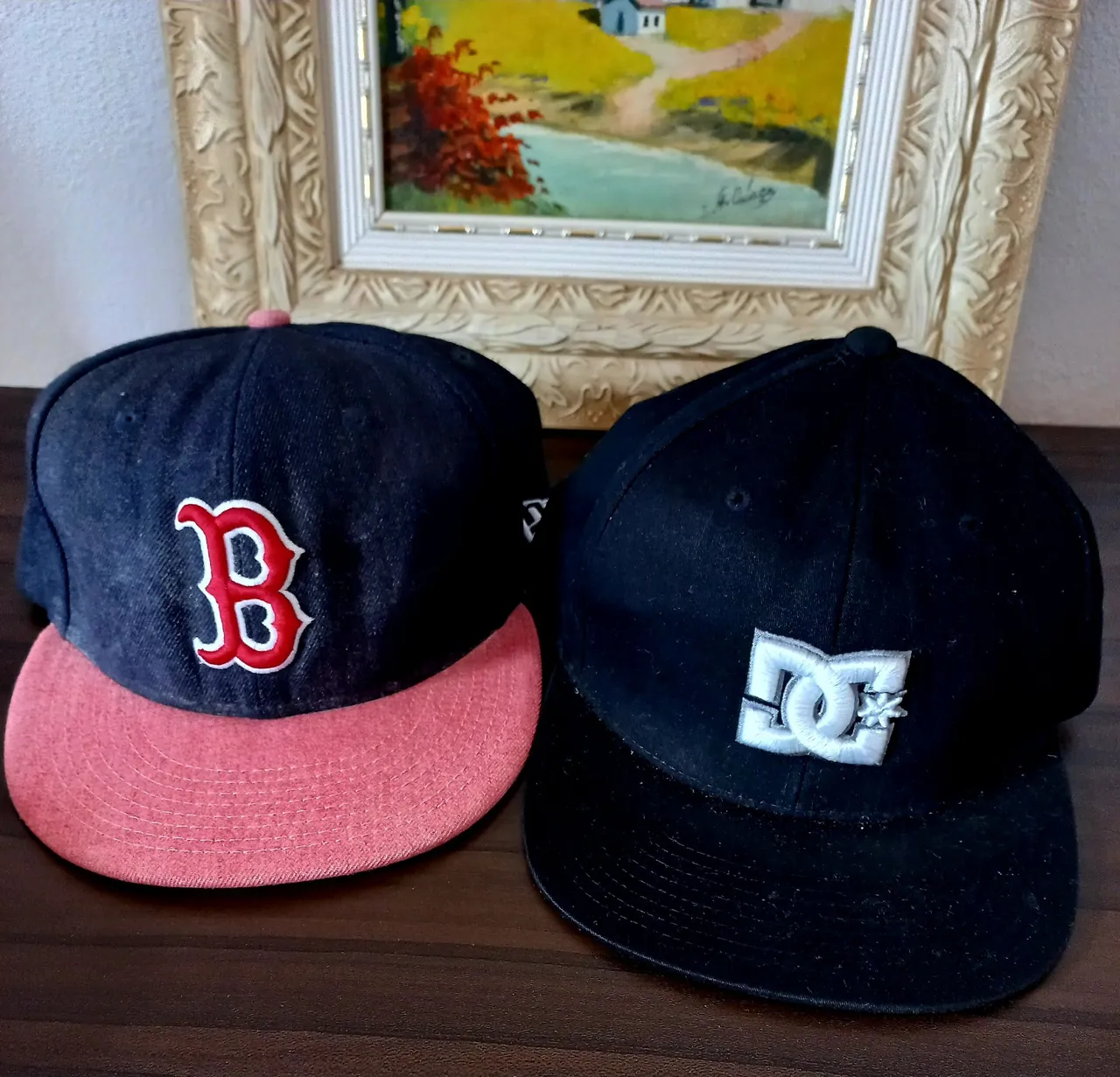 Bonés Boston Red Sox e DC Shoes