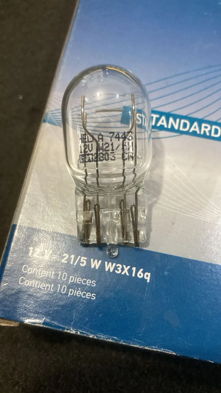 Lâmpada Miniatura w21 cristal 5w 12v Hella 7443