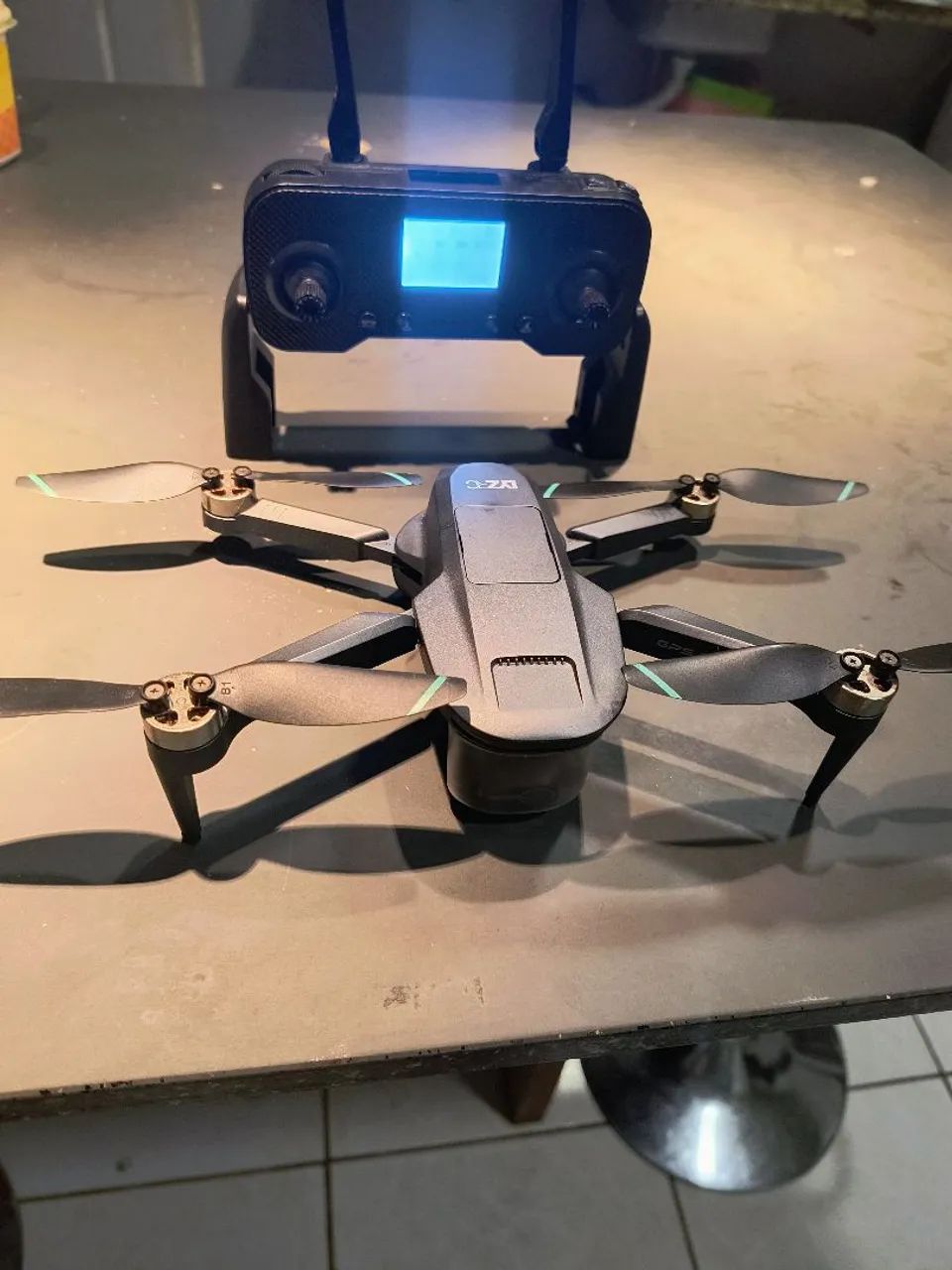 Drone com câmera e controle remoto - Foto 3