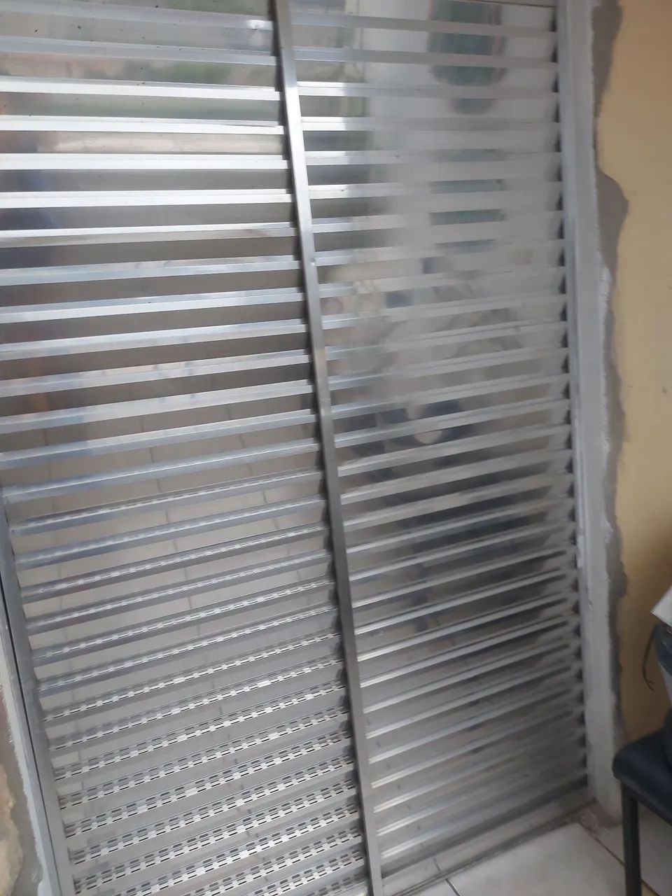 Porta de Alumínio 1.40 largura por2.10 altura  - Foto 2