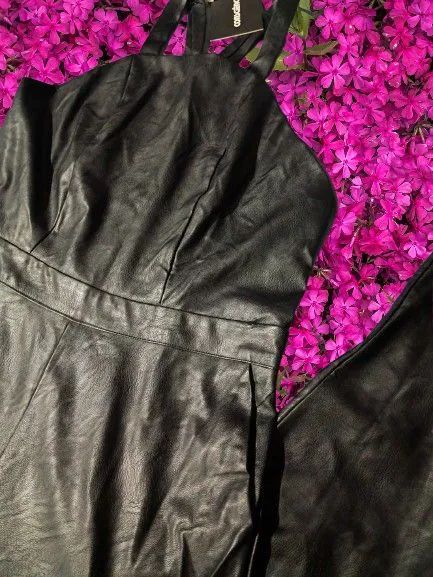 Macacão de Couro Feminino Preto tamanho G    - Foto 5