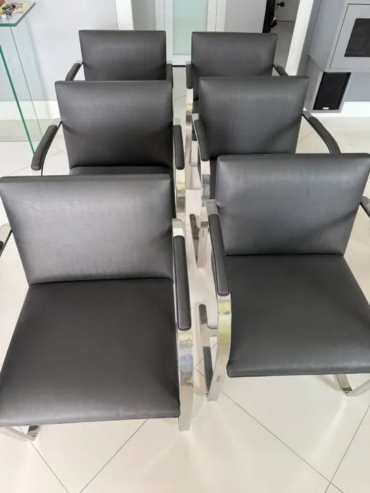 Conjunto de 6 cadeiras de design original da clássica com pés em inox