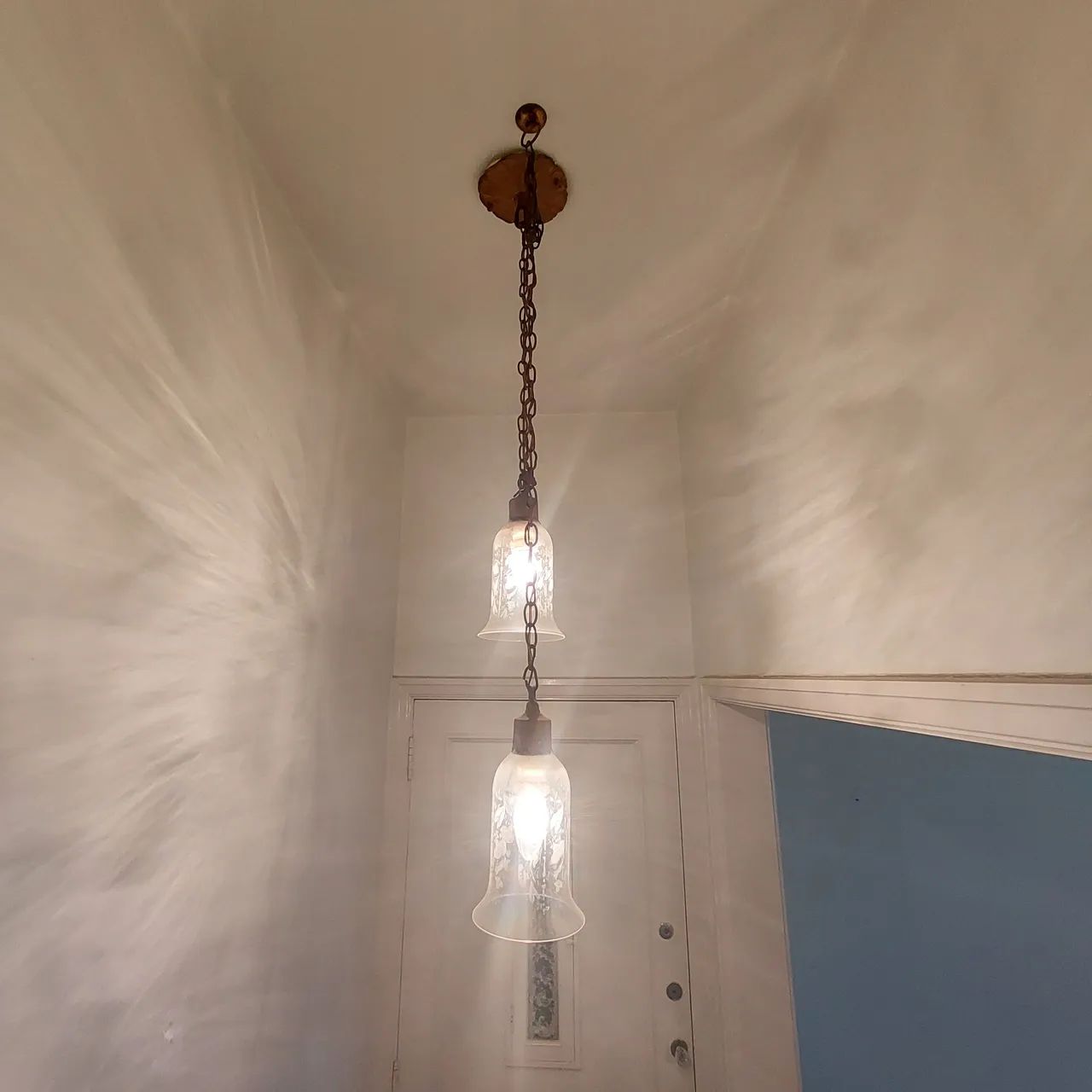 Lustre Duplo Vintage com Cúpulas de Vidro