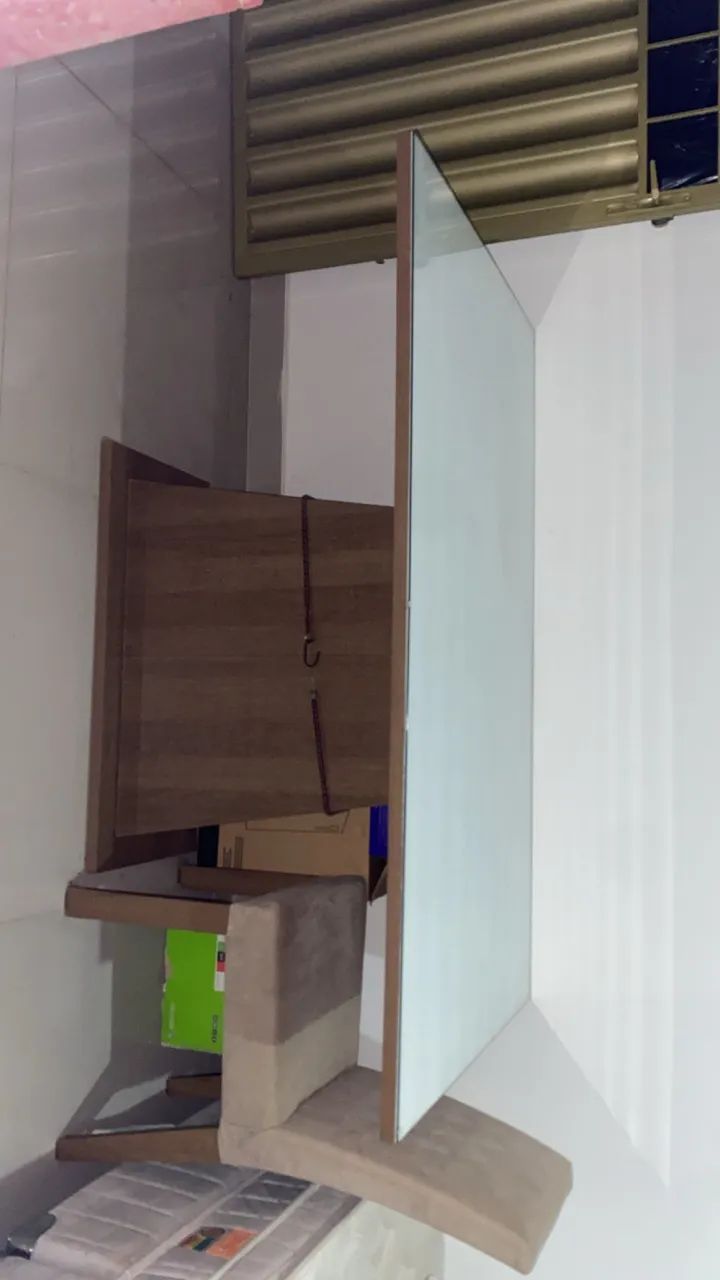 Mesa com quatro cadeiras64169254223362120