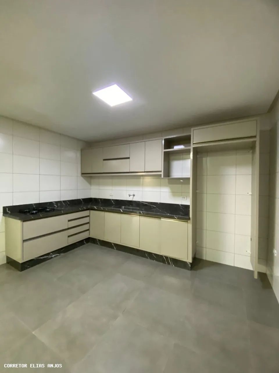 Apartamento para Locação em Guanambi, Aeroporto Velho, 3 dormitórios, 1 suíte, 2 banheiros