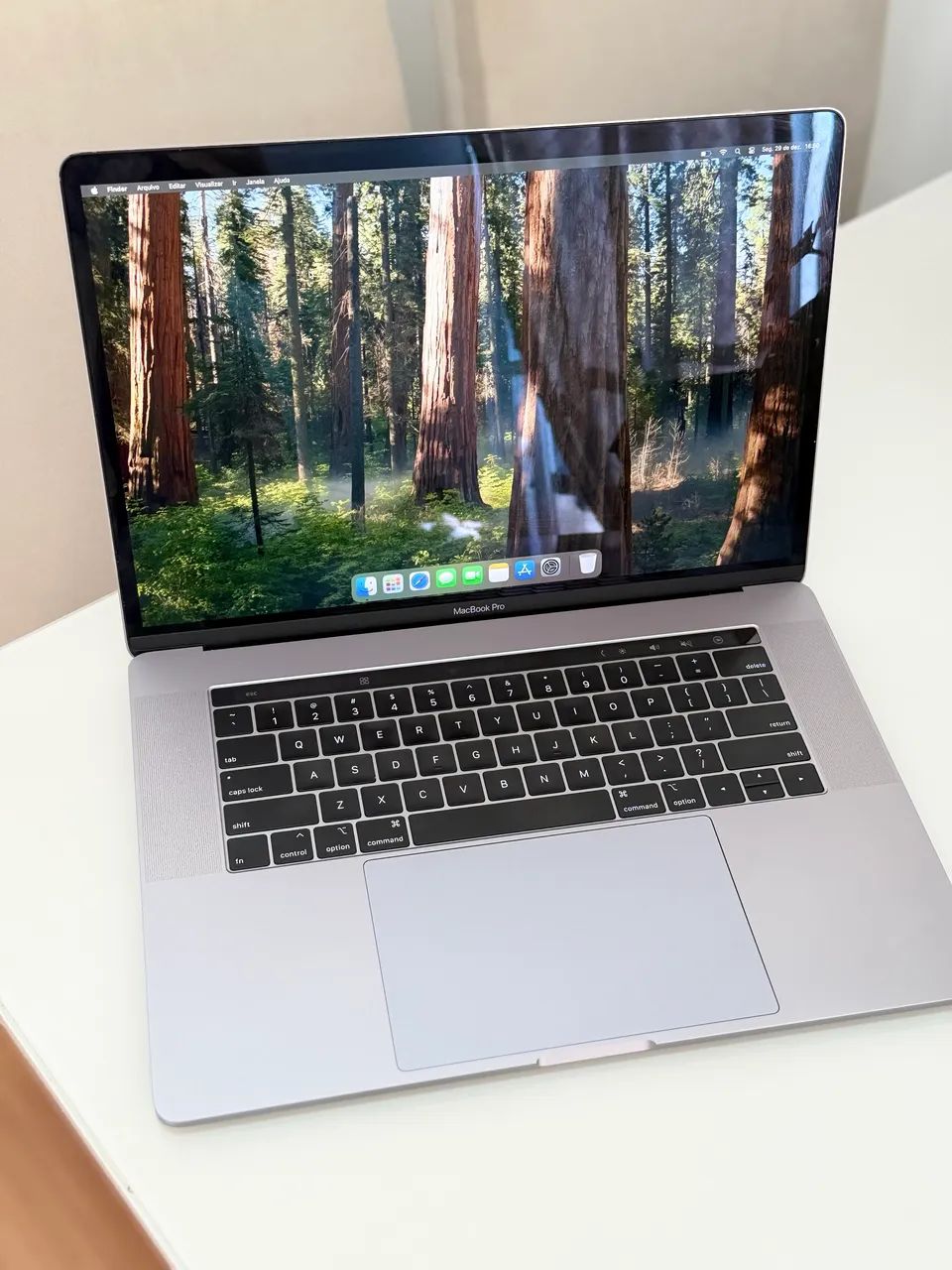 MacBook Pro Touch Bar 2019 i9/16GB/512GB - Notebooks - Centro