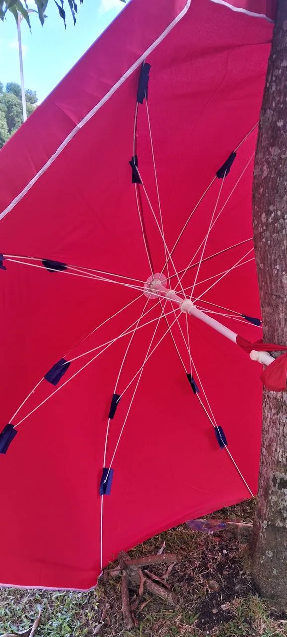 Ombrelone vermelho para área externa