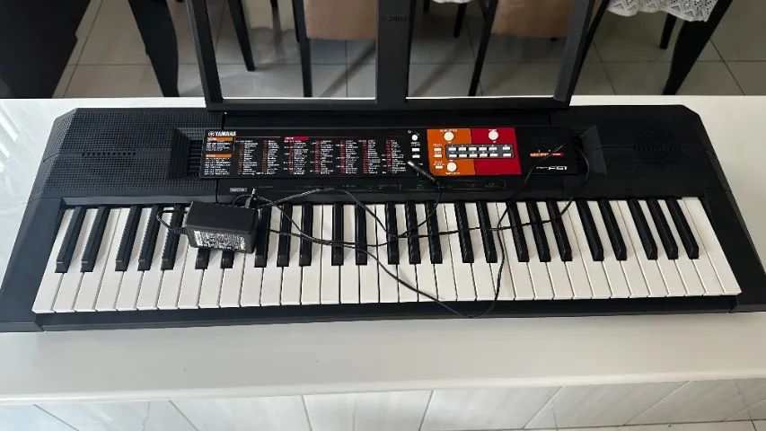 Teclado YAMAHA 