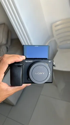 Câmera Sony a6400 + lente 18-55mm